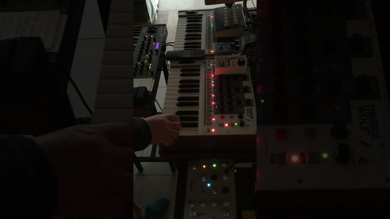 Ghost Groove My/Dark Energy - Ritm2- MoPhoX4 #electronicmusic #music #analogsynth #techno #akai