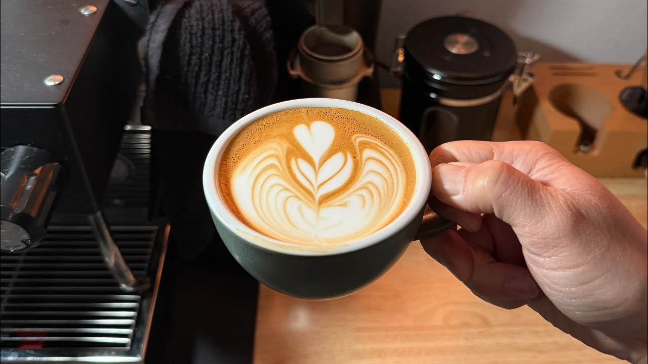 POV - la marzocco linea micra workflow for flat white (no music). How I steam 4oz milk 