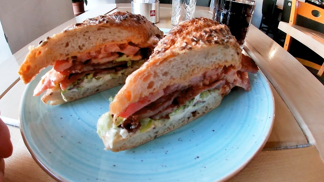 UN SANDWICH SARAT SI CLOPOTNITA LA 6 DIMINEATA