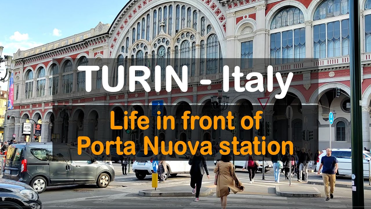 Life in front of Porta Nuova station | Turin, Italy