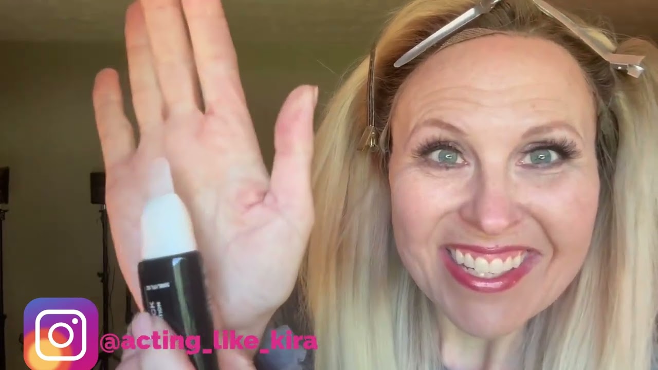 Trying out the GoGlueless Lace In Place System Stick from TRUconnoisseur Solutions on a WigShe wig