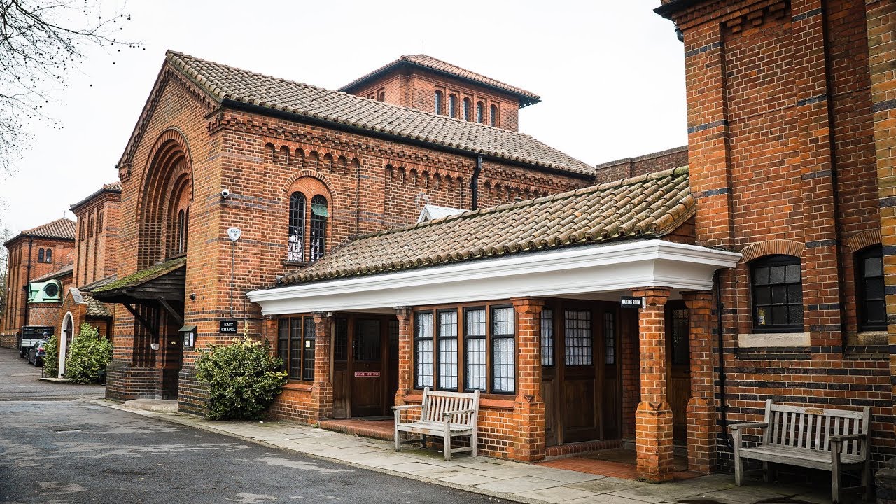 London Funeral Videographer - Golders Green Crematorium 2019