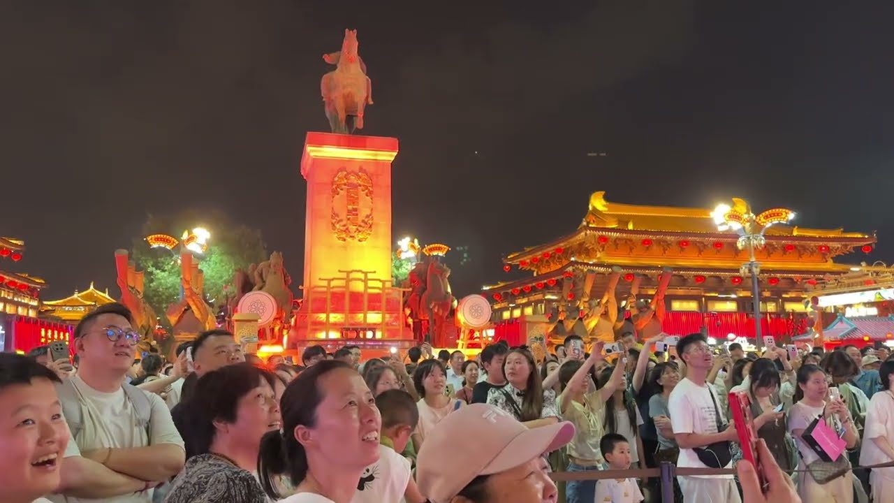 西安 大唐不夜城！中國夜間景點人氣第一 NO.1 日均遊客量80萬！5A景區 4K【中國街景】