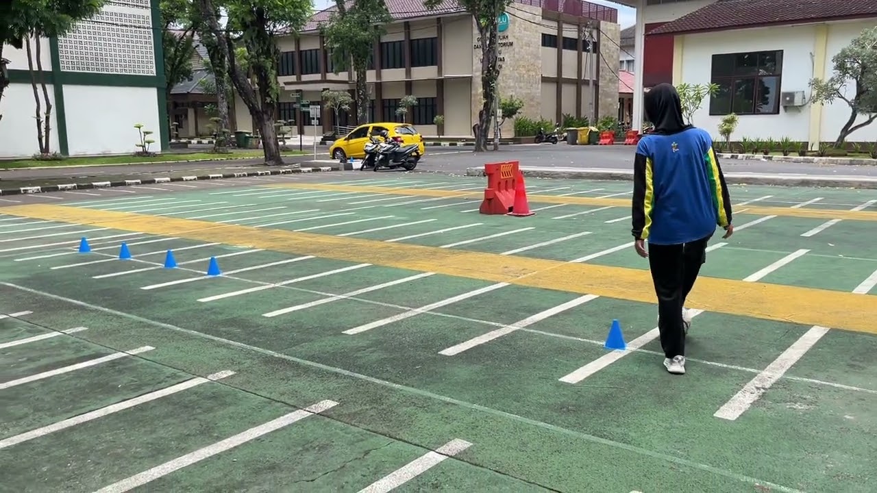 Tugas Mata Kuliah Pembelajaran Futsal dengan materi Dribbling 