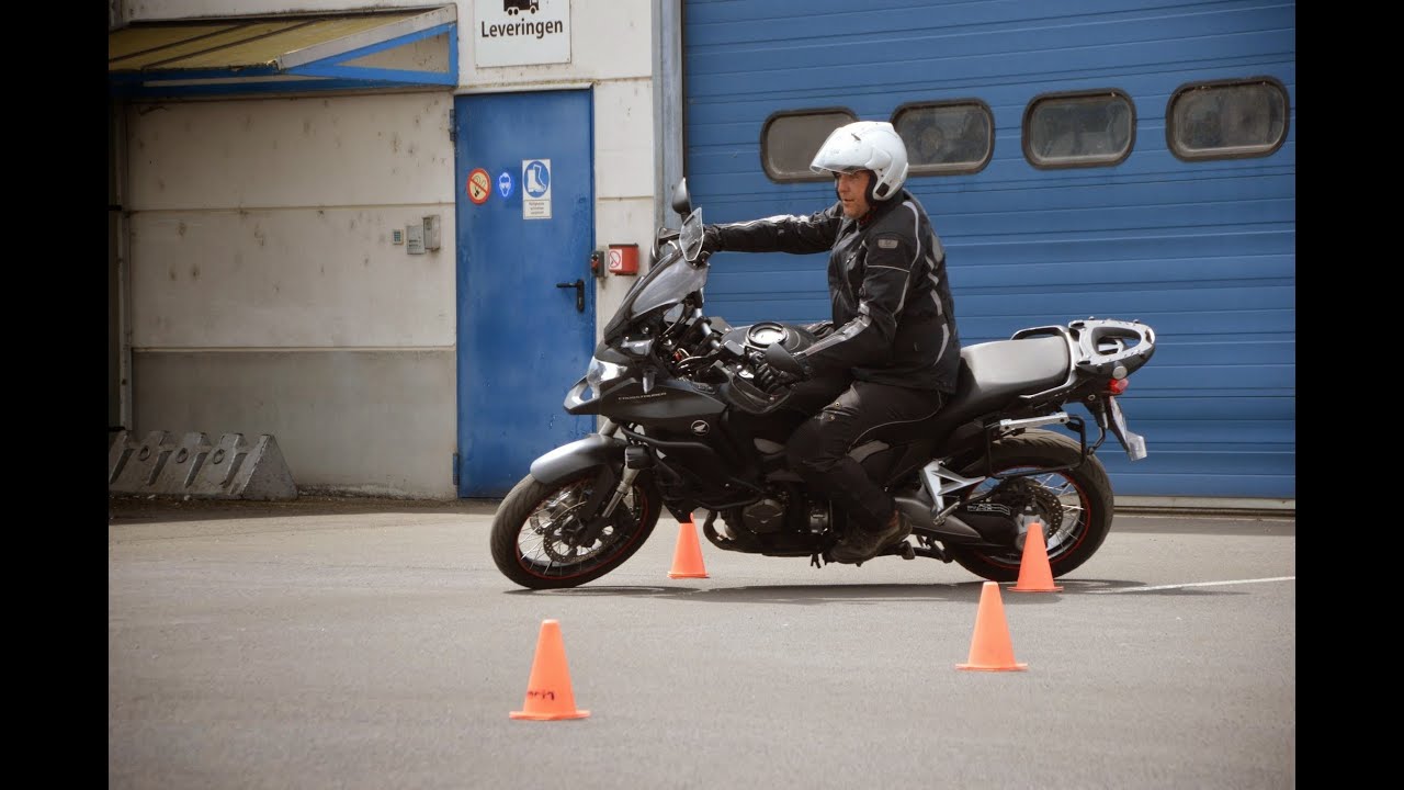 Honda VFR1200 Crosstourer @ Gymkhana Academy 2014