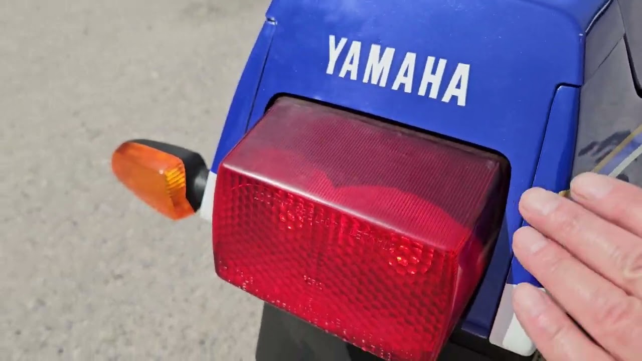 1988 Yamaha FZR 1000 Genesis