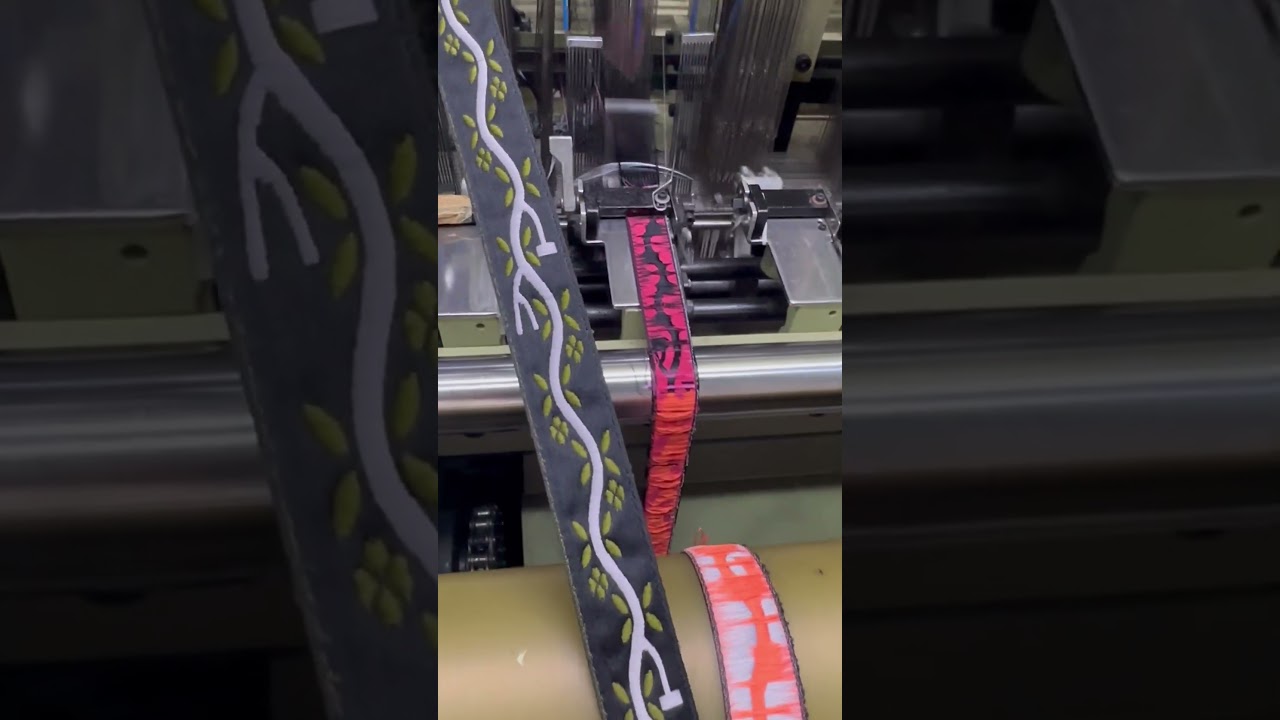 4 weft colors jacquard loom machine