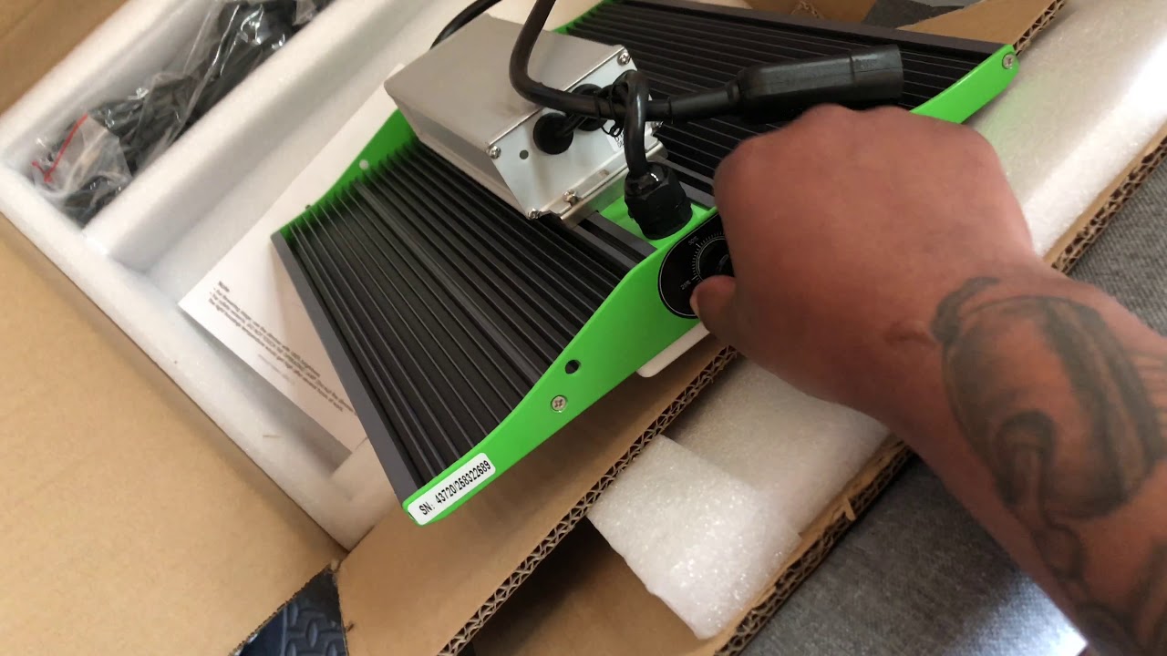 VIPARSPECTA P1500  LED grow light Unboxing