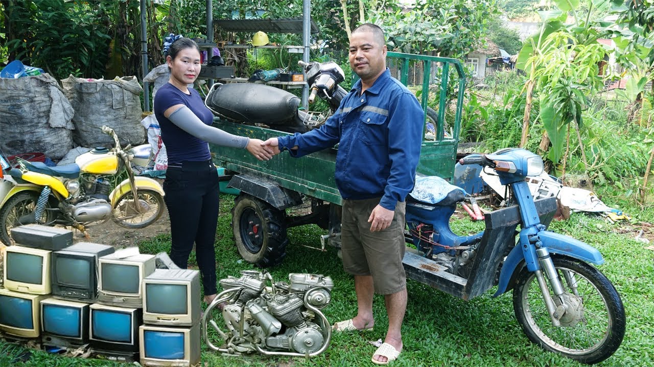 Girl Repai Restores, 1996 JAPAN SUFAT Motorcycle 100cc, Bought From Scrap Man.