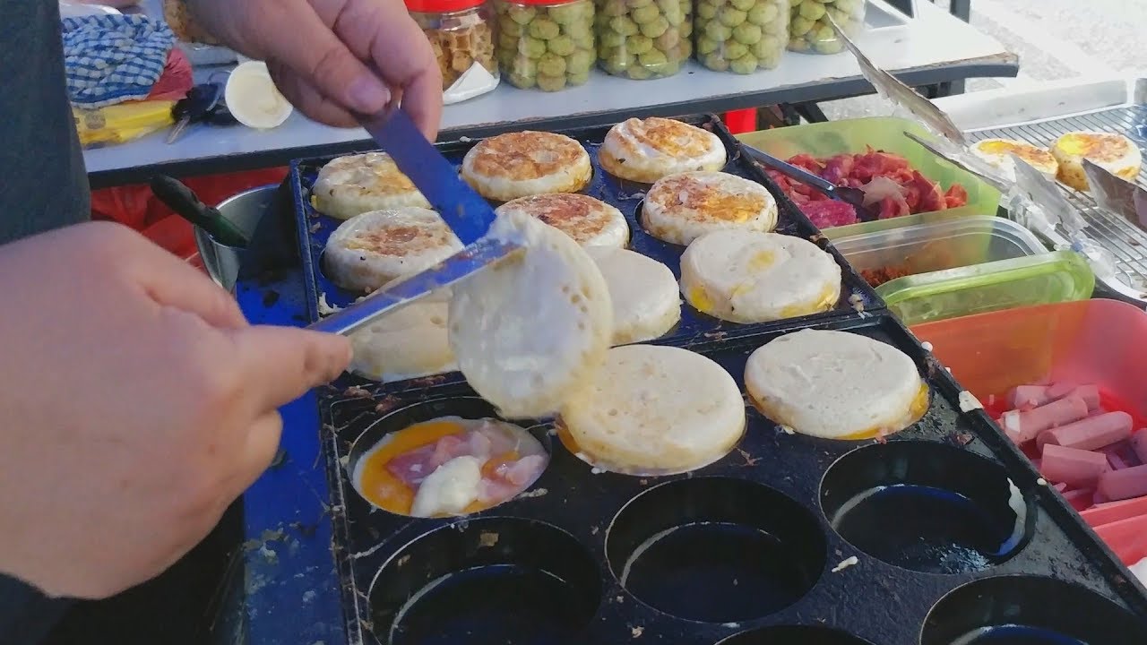 🍳🍔🍳 Fluffy EGG BURGERS • Egg Bread Burger【鸡蛋汉堡】/ Malaysia Street Food / Johor Bahru