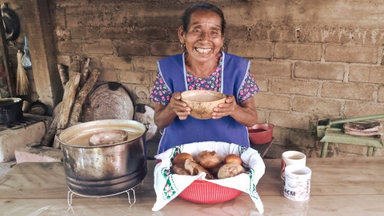 Sabroso ATOLE DE ARROZ CON PILONCILLO Y LECHE | DOÑA LUPITA