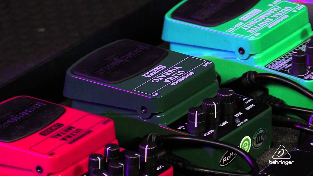 ULTRA VIBRATO UV300 Classic Vibrato Effects Pedal