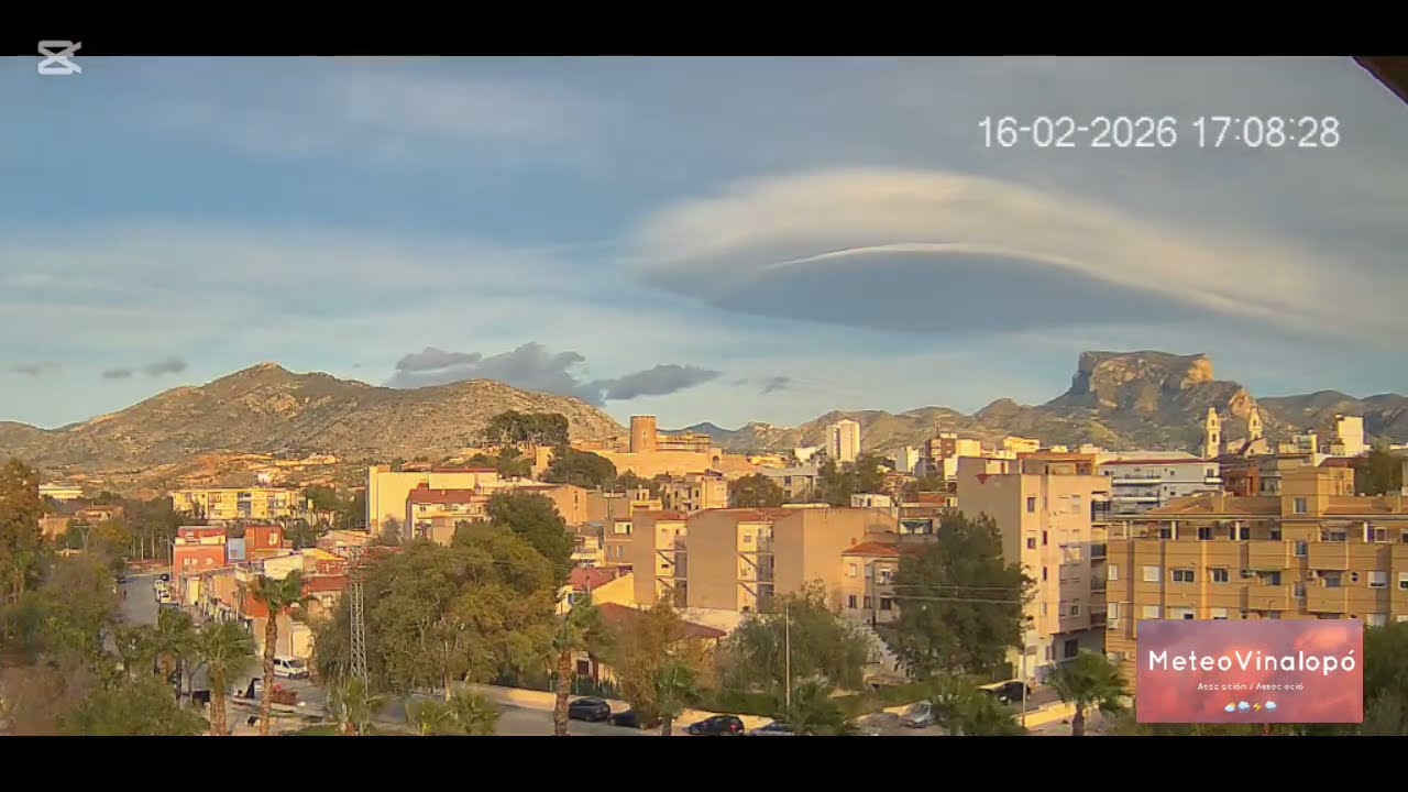 Nube lenticular 16/02/2026
