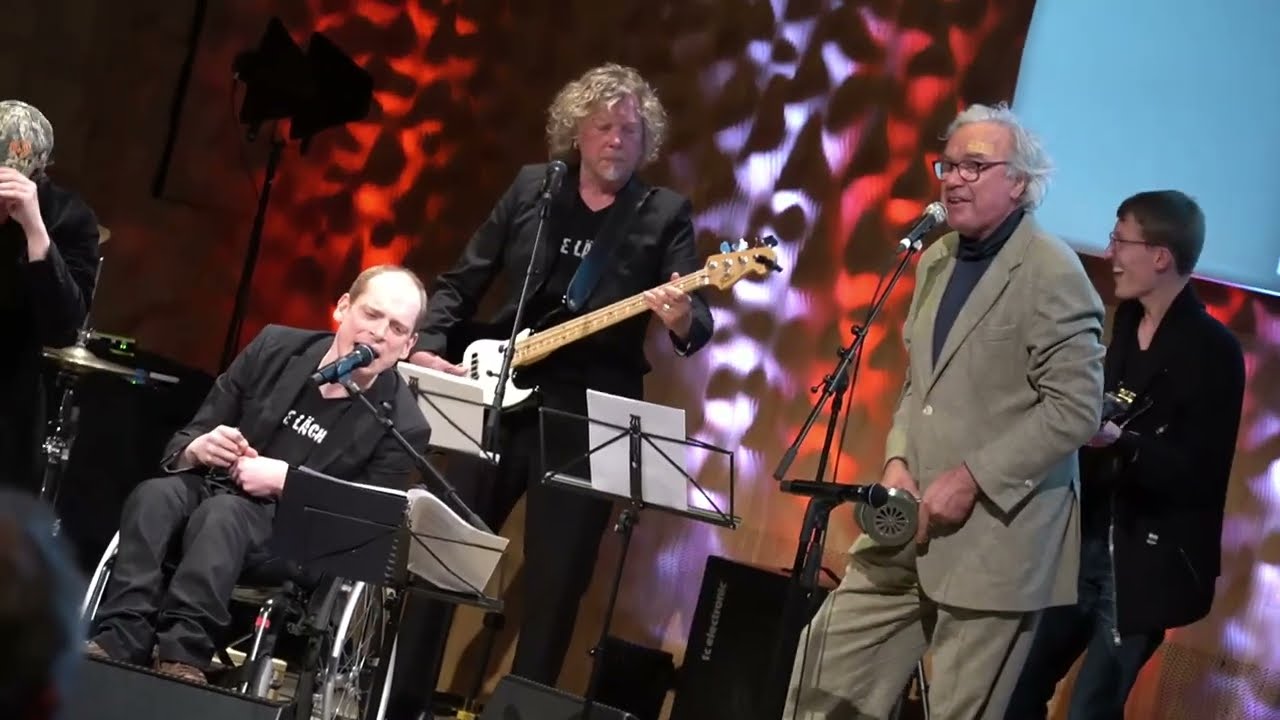 Stefan Gwildis und Bitte Lächeln! in der Elbphilharmonie