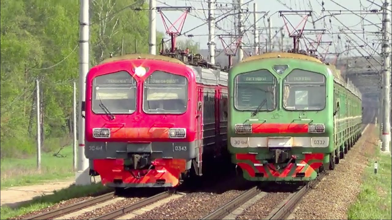 Электропоезда ЭД4М-0337 и ЭД4М-0343 платформа 33 км