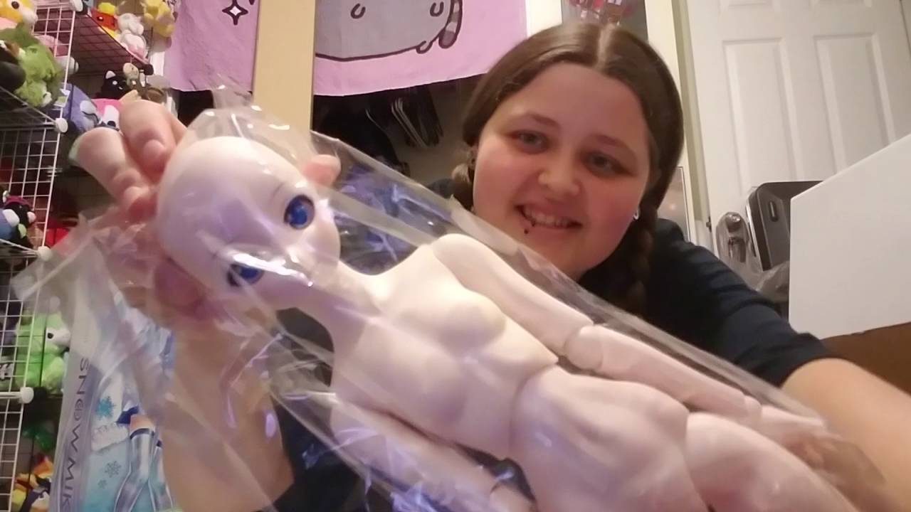 Dollfie dream snow miku box opening