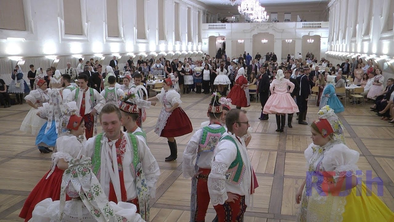 Valtický krojový ples se po 17 letech vrátil na domácí půdu!