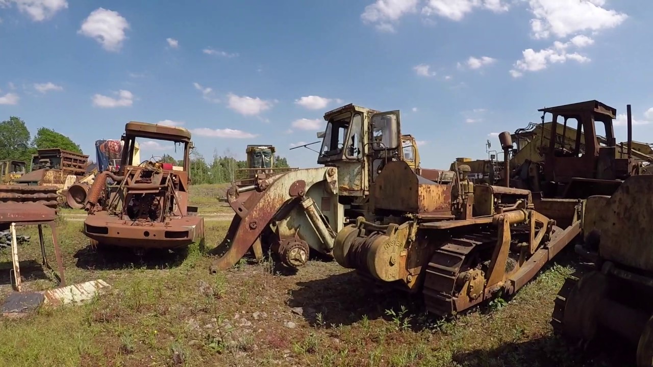 URBEX EXPLORES ABANDONED JCB GRAVEYARD LUDLOW