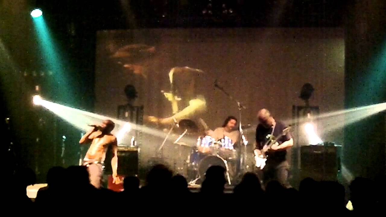 Contingent & Eric Lema&icirc;tre's guitar live in Brussels at M4 on 12.01.2013 p.9