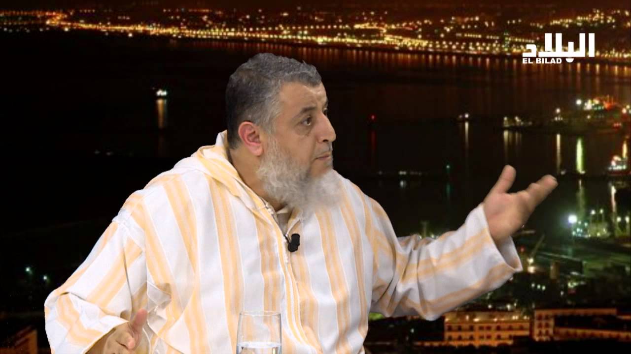 مذيع 