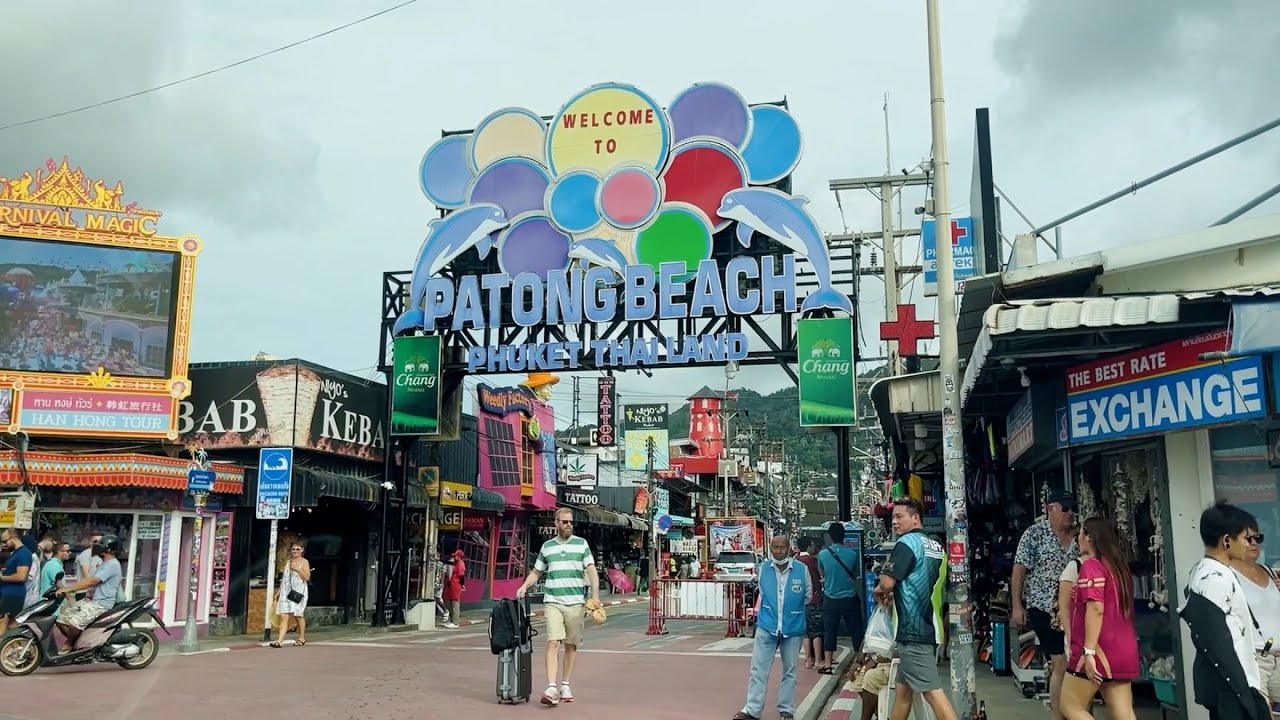 По побережью в торговый центр. Пхукет.