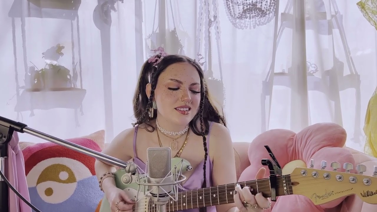 Tianda - Do Too Much - Stripped Performance Video