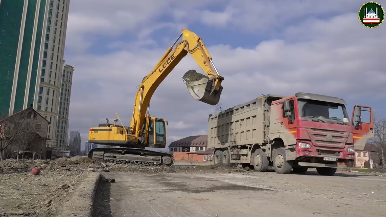 В ГРОЗНОМ ПРОДОЛЖАЕТСЯ РЕКОНСТРУКЦИЯ УЛИЦЫ ШЕРИПОВА #грозный #новостройки #строительство