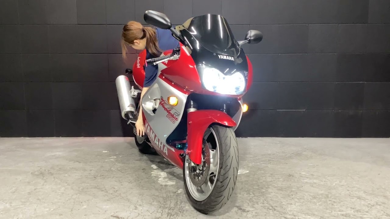 YZF1000R サンダーエース　FZR1000に代わるヤマハ・スーパースポーツモデルの頂点として発表されたバイクです！【エンジン始動動画】