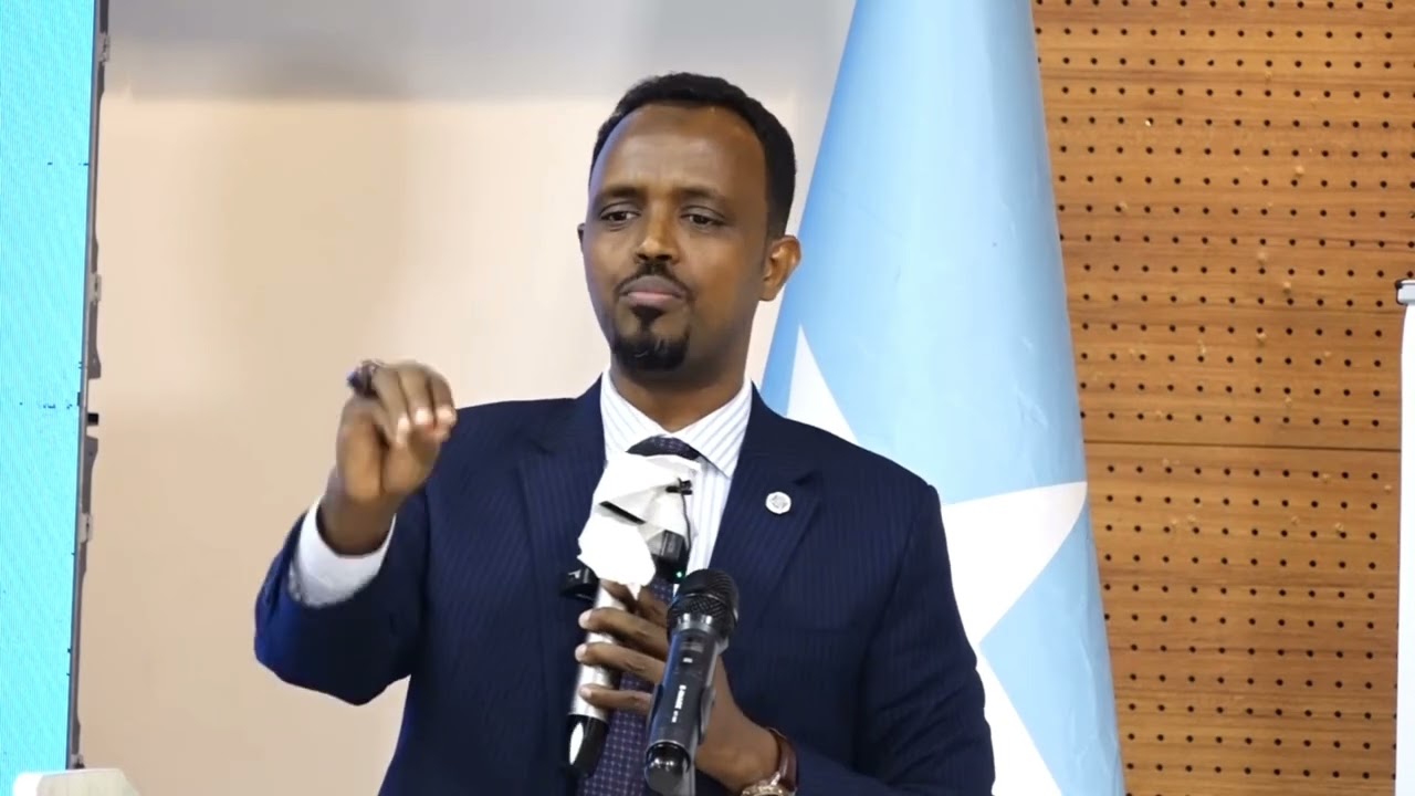 Al cadaala "dagaalka Khawaarijta badeeco siyaasad ayaa laga dhigtay lagu eedeeyo dowlada"