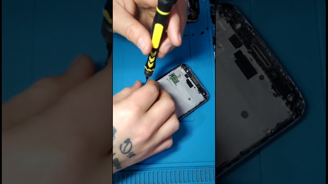 Como abrir e trocar bateria Moto G5s Plus com a tela quebrada