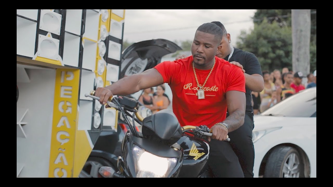 BONDE DO GATO PRETO - AU AU AU - FEAT MC TORUGO ( OFFICIAL MUSIC V&Iacute;DEO )