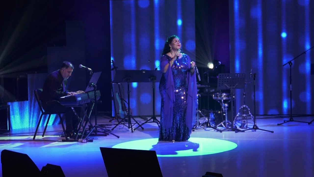 Eva Ayllón - El Plebeyo (Live)