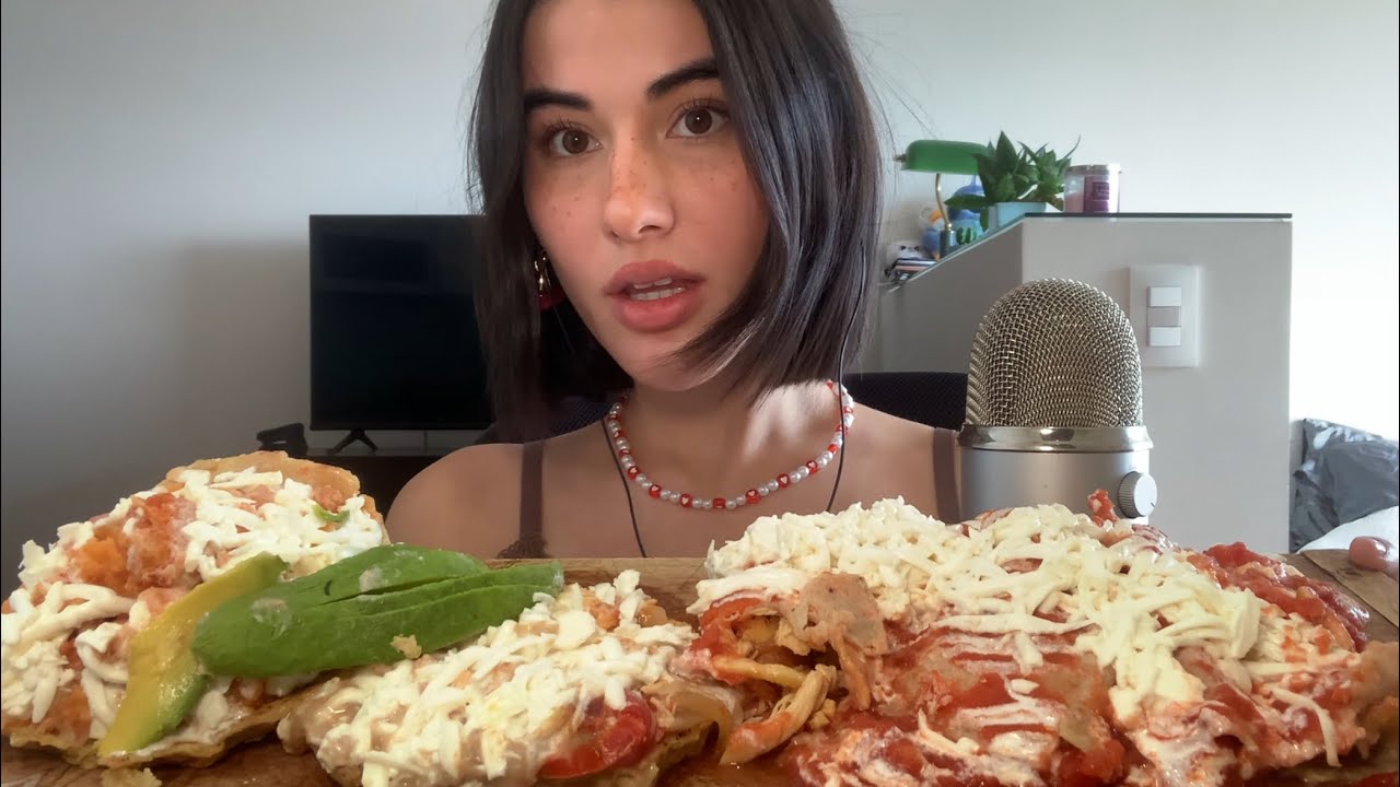 ASMR ♡ (COMIDA MEXICANA) COMIENDO ENCHILADAS Y GORDITAS 🇲🇽