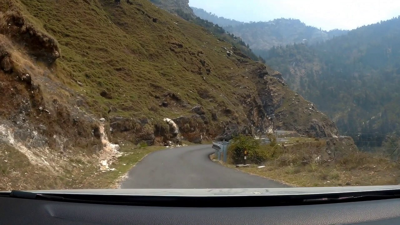 drive from chaukori to munsiyari with panchachuli peaks at dawn
