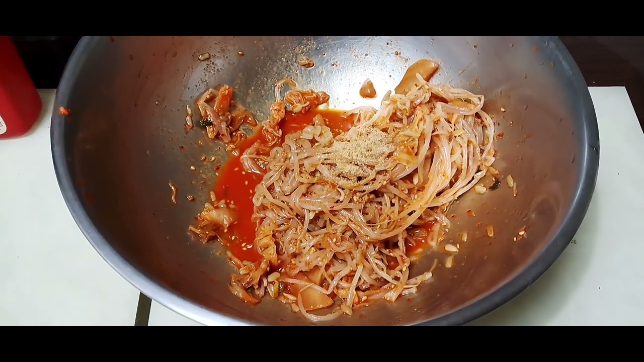 비빔국수대신 비빔숙주 밀가루 못먹는 딸이 떼서서 만들어준 80대 엄마표 찐손맛 집반찬 