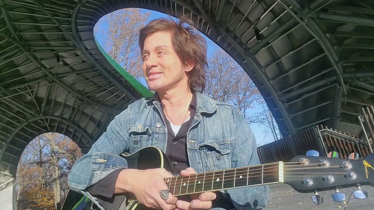 I'm Not in Love - 10cc (Acoustic Cover) by Johnny Alonso