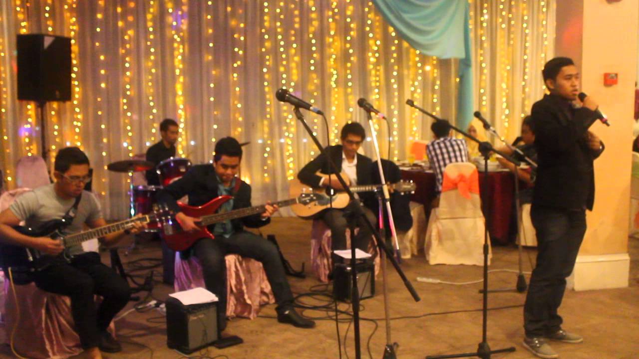 MEWANGI (Akim Ahmad) by Arau Ac Band )