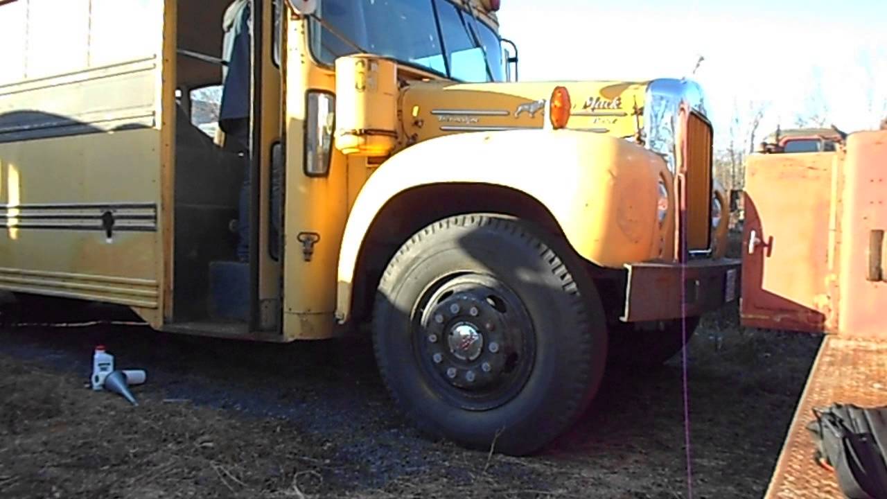 Cold Start 1962 Mack School Bus