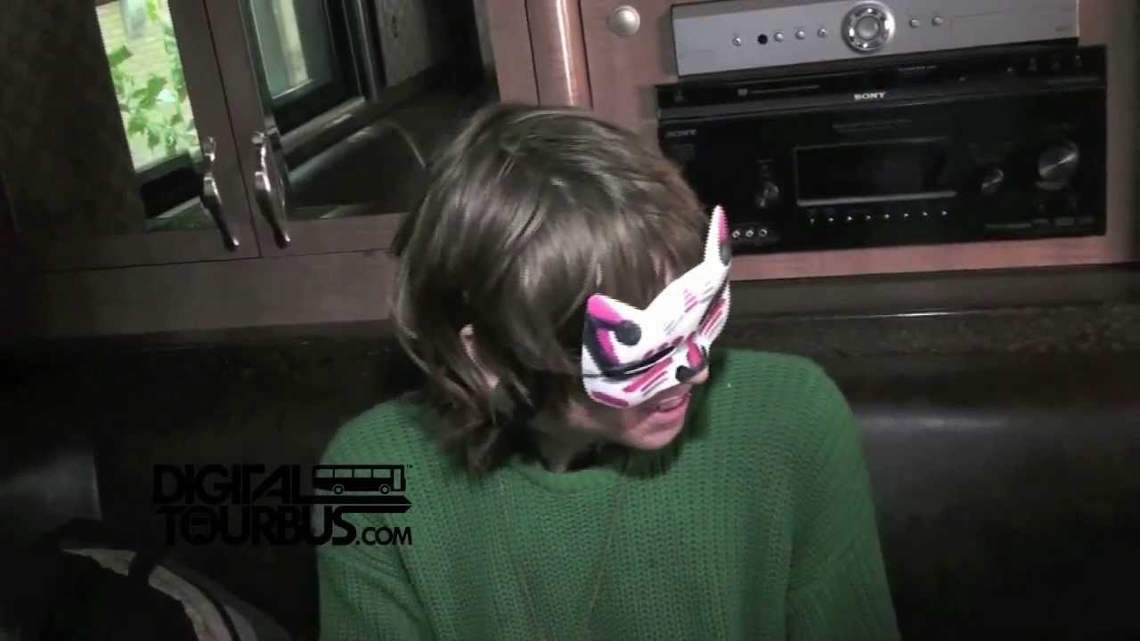 Christofer Drew / Never Shout Never - BUS INVADERS Ep. 331