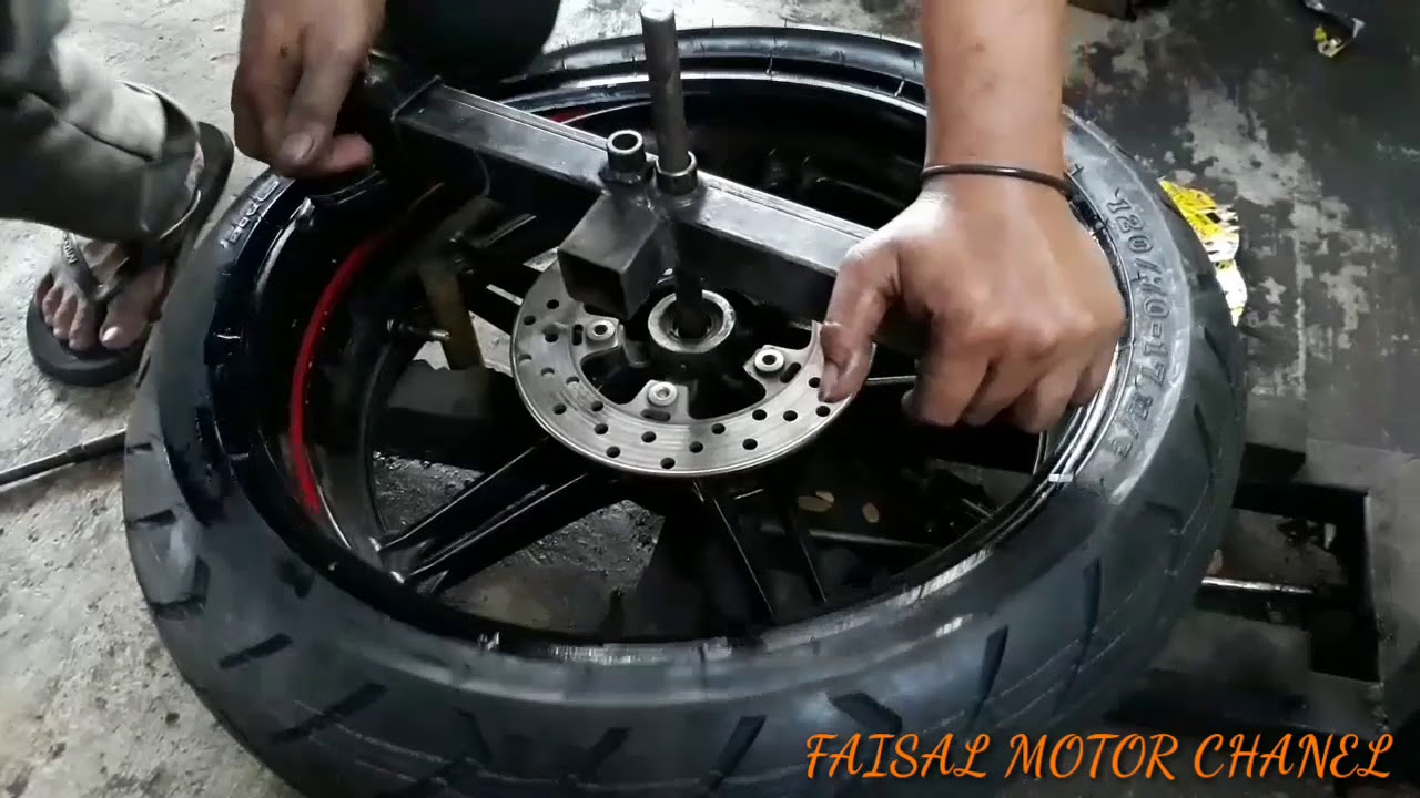 Ganti ban pake alat khusus manual made in indonesia
