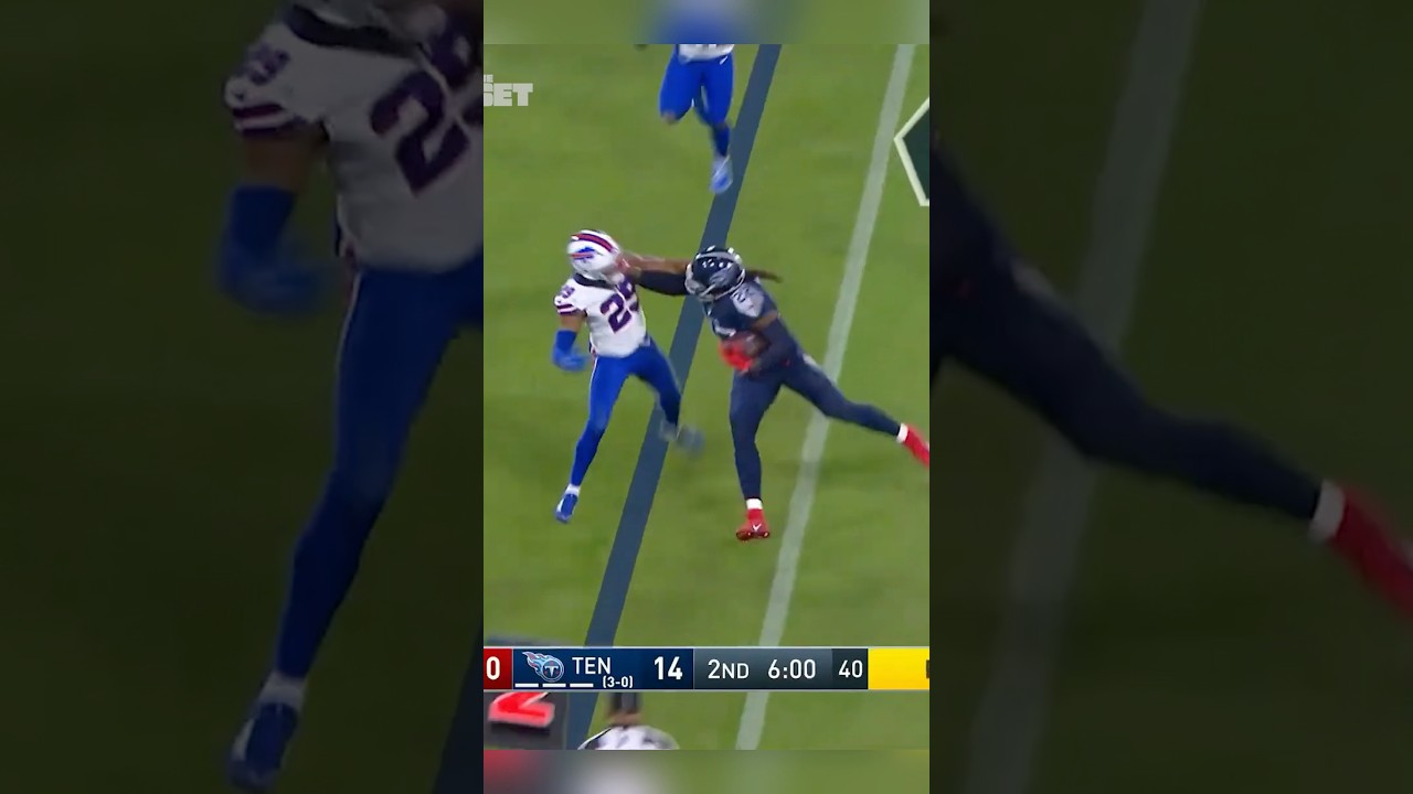Derrick Henry’s Stiff Arm Is DIFFERENT