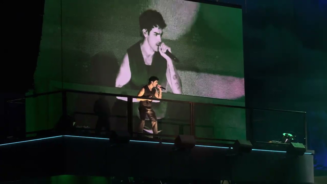 Jonas Brothers - Joe Vs Nick (Versus Megamix) - Jonas 20 Tour - MetLife 08/10/25