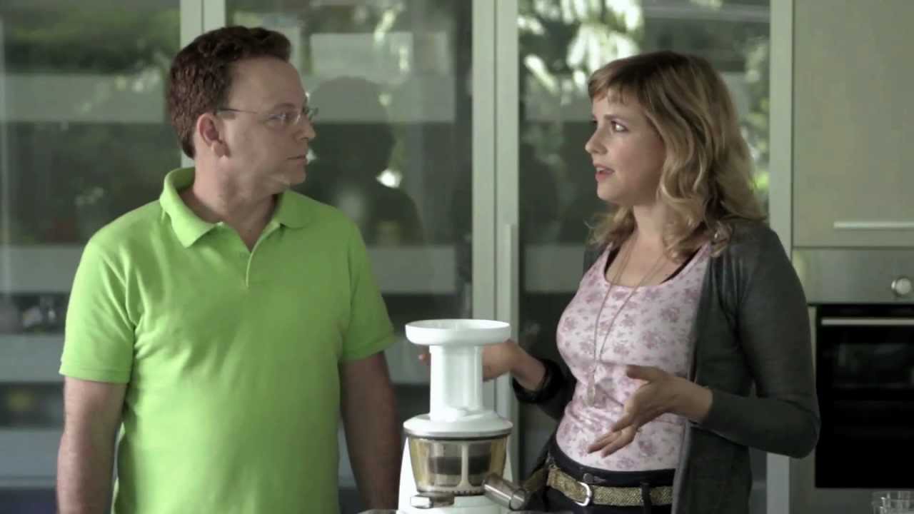 מיץ לניקוי רעלים מסלק, סלרי, גזר וג'ינג'ר - פאולה רוזנבג