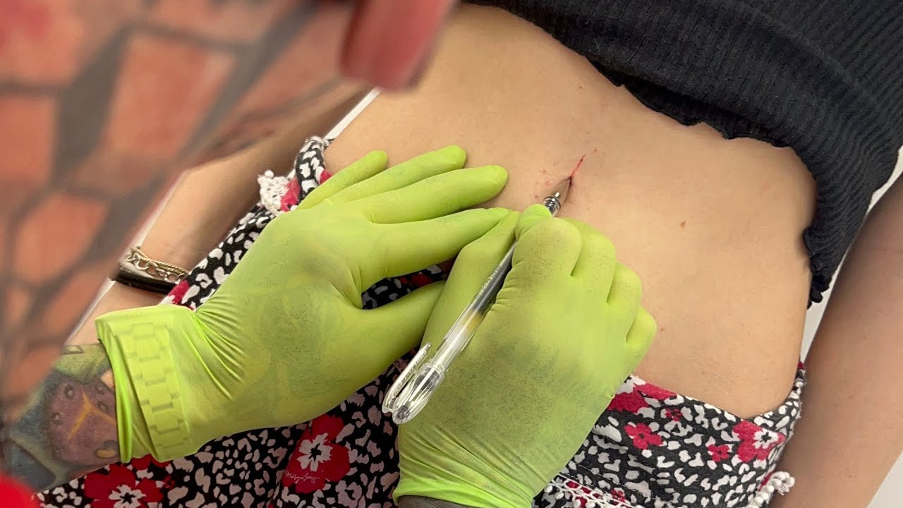 NAVEL PIERCING & HAPPY CLIENT!