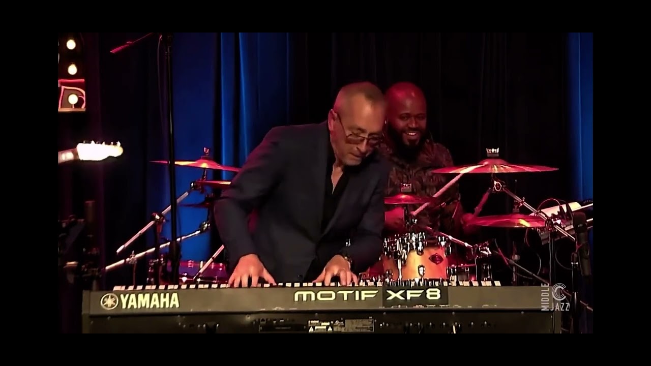Let's Get Close, by Brian Simpson live at Middle C Jazz November 2023