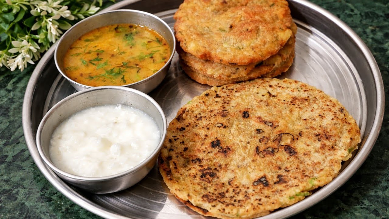 व्रत की खास थाली: स्वादिष्ट पूरी और पराठे