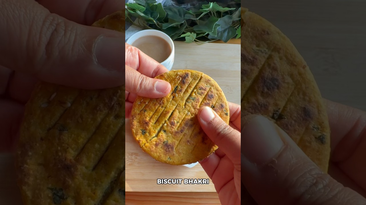 Biscuit bhakri recipe video | desi Indian masala crackers recipe 