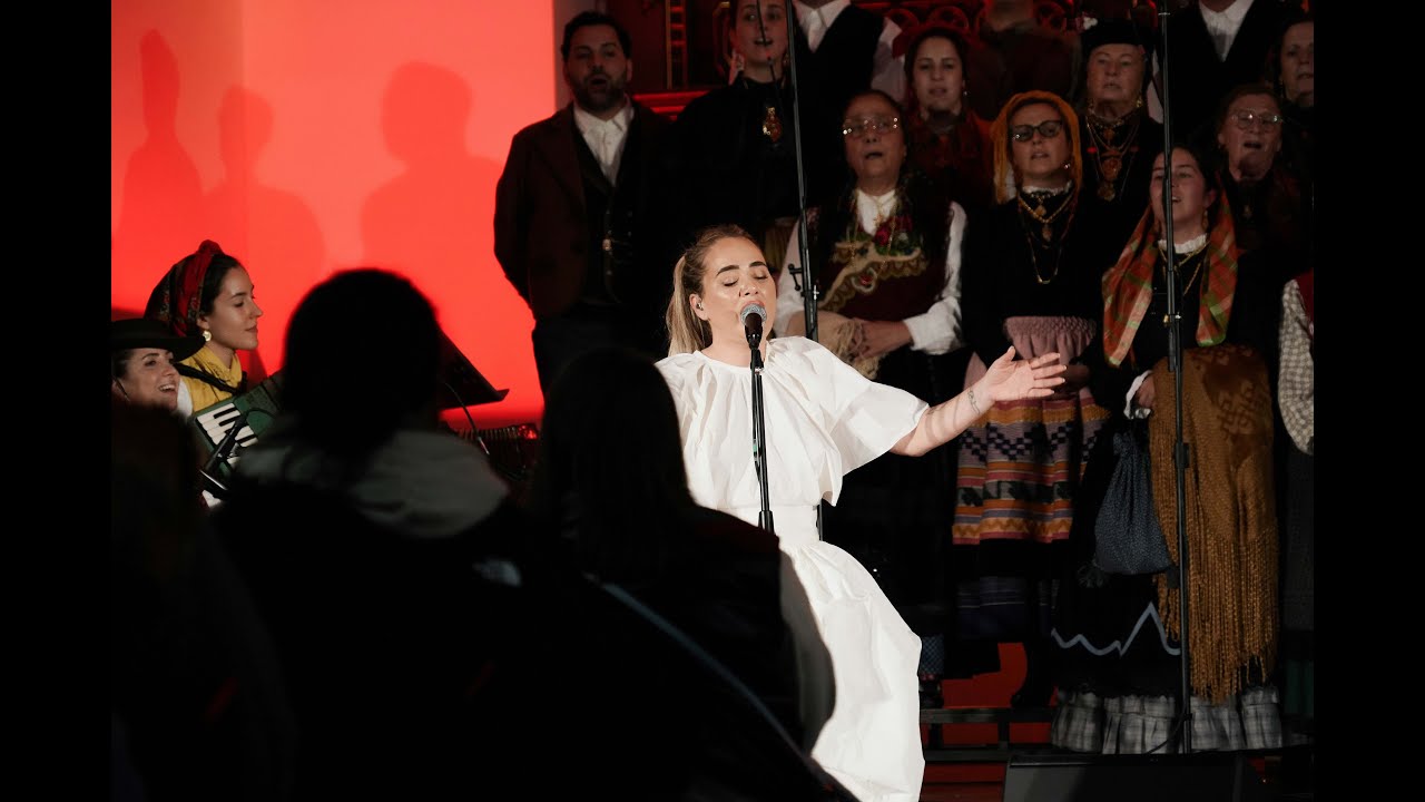 Nossa Senhora faz meia -  