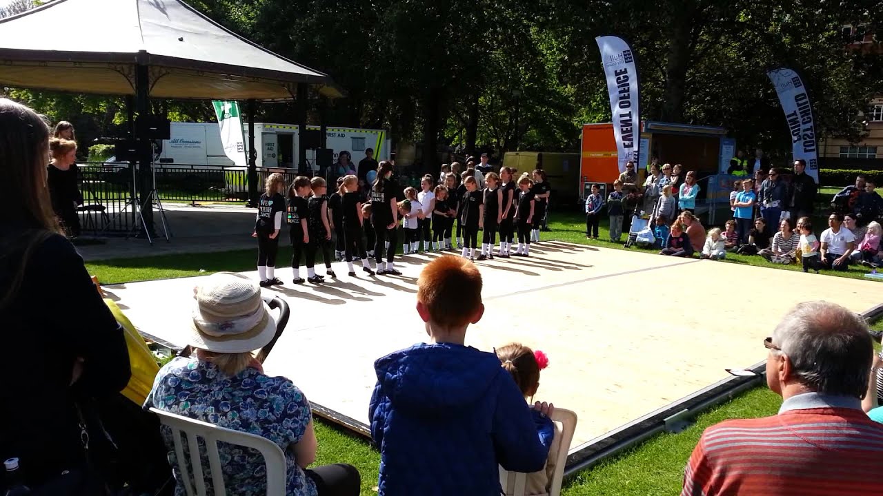 Jessica irish dancing lord mayors show hull 2013