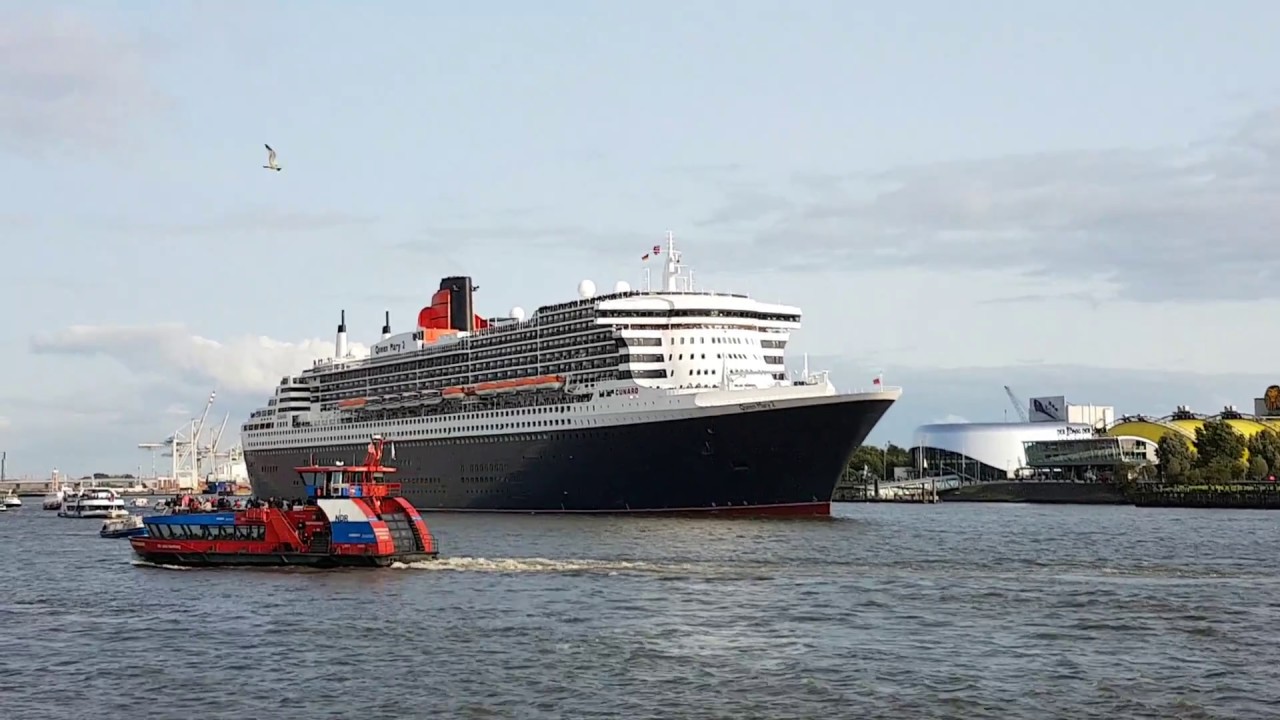 Queen Mary 2 meets Elbphilharmonie 21.08.2017